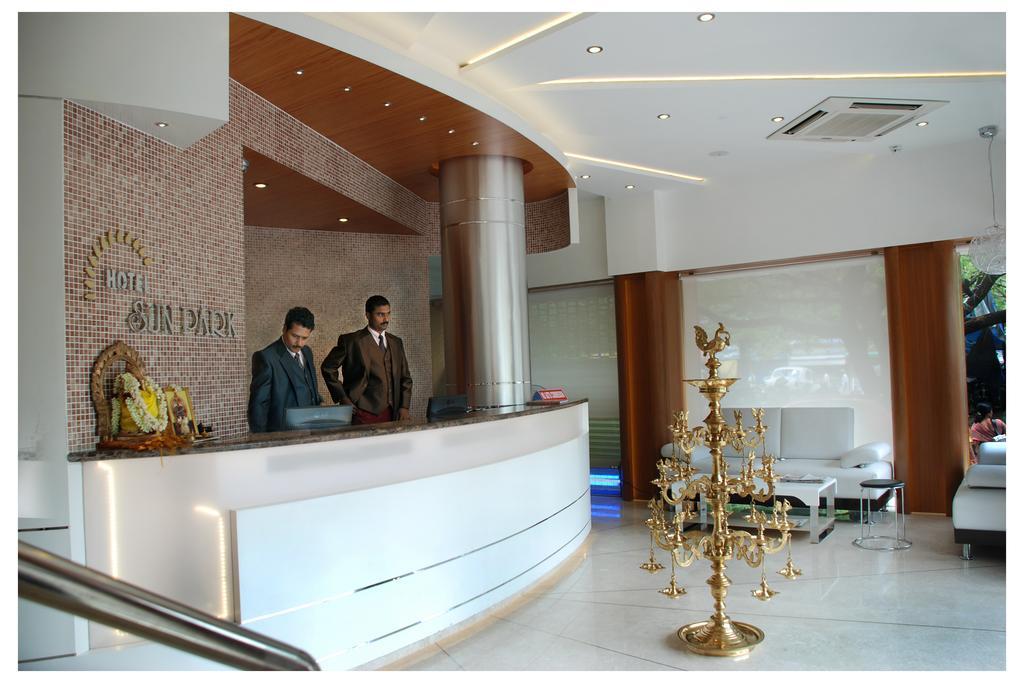 Hotel Sun Park Pondicherry Esterno foto