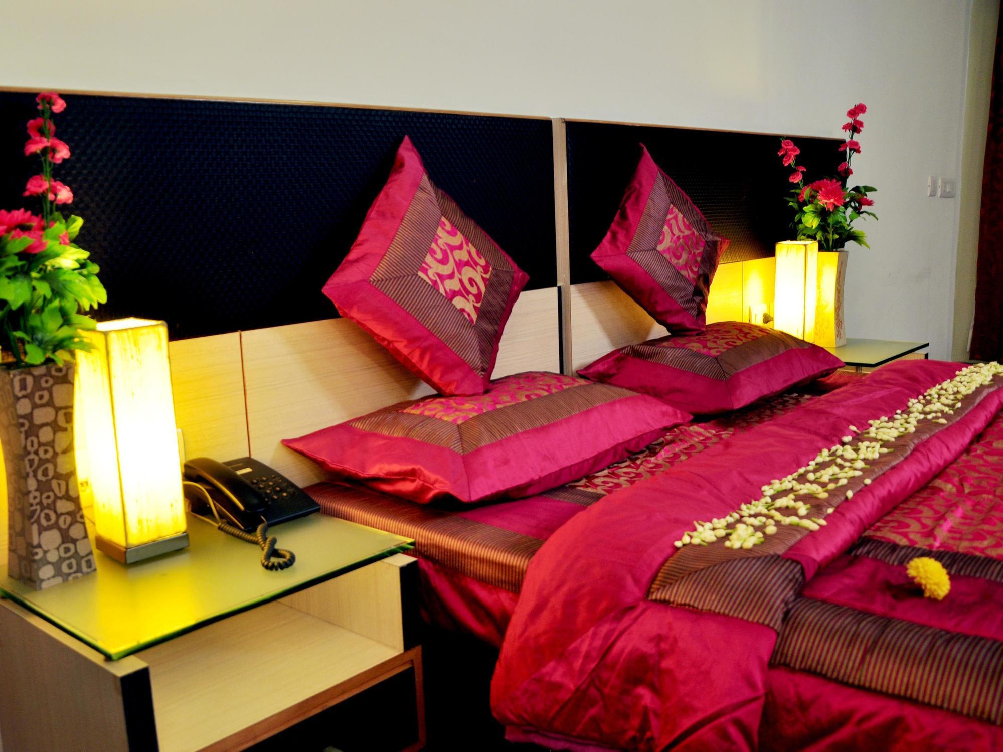 Hotel Sun Park Pondicherry Esterno foto