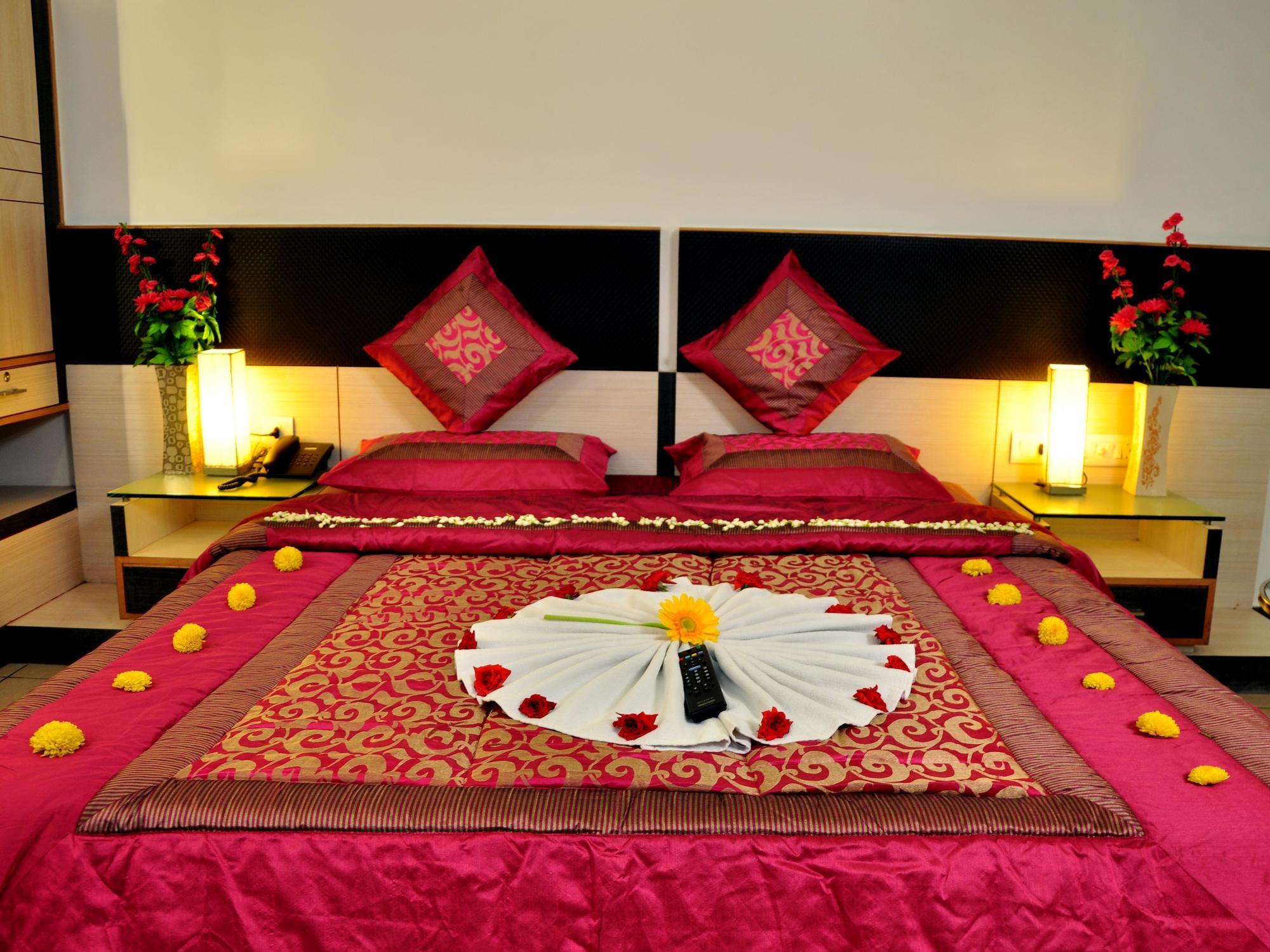 Hotel Sun Park Pondicherry Esterno foto