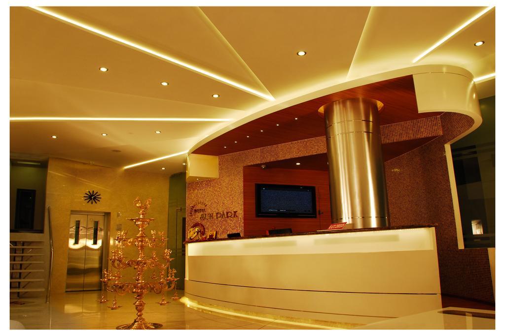 Hotel Sun Park Pondicherry Esterno foto